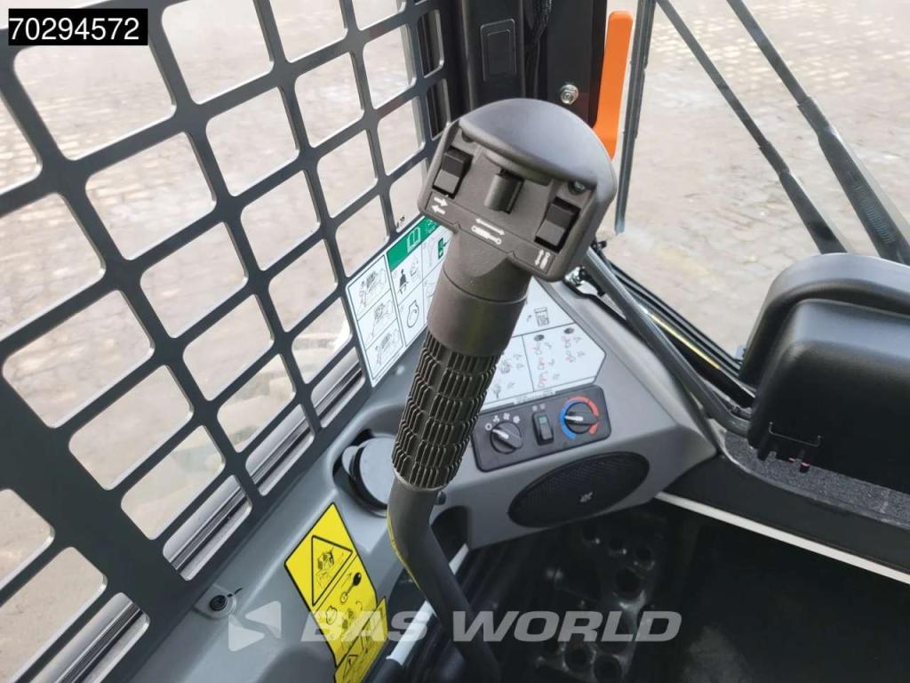 Bobcat S510 A/C - Cabin Photo 23