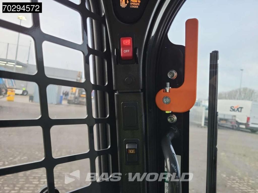 Bobcat S510 A/C - Cabin Photo 28