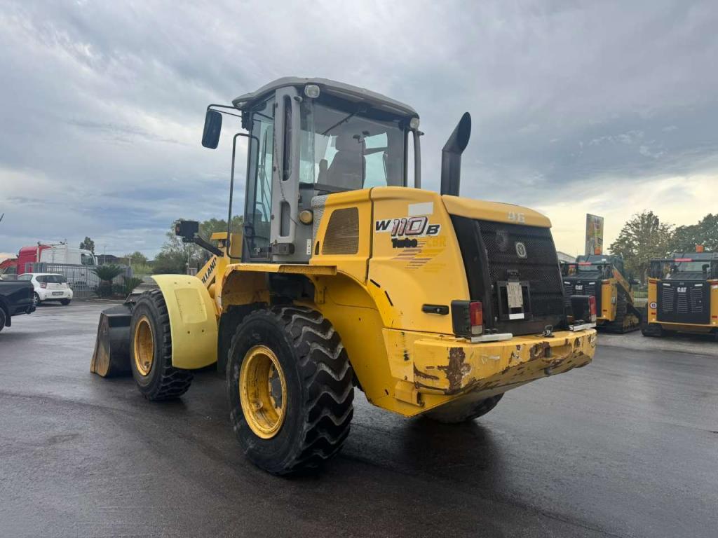 New Holland W 110 Photo 2