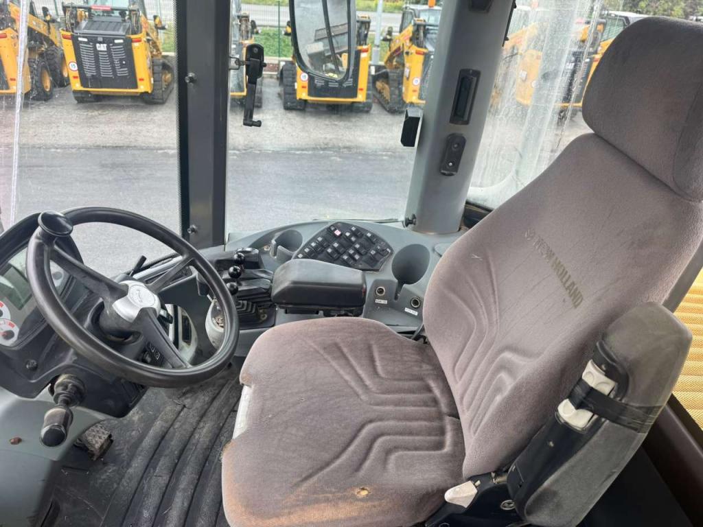 New Holland W 110 Photo 4