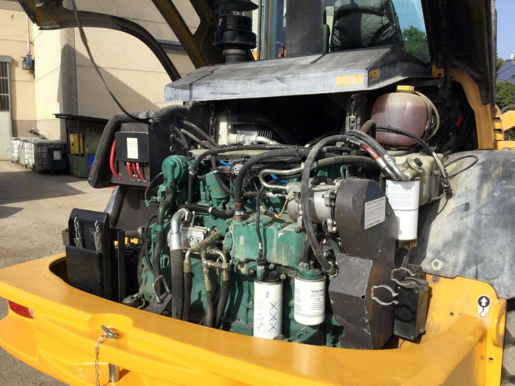 Volvo L45F Photo 9