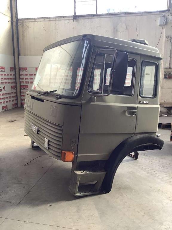Cabine pour Fiat 260/330  F 35 Photo 1
