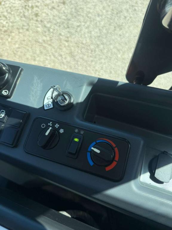 Bobcat L75 Photo 10