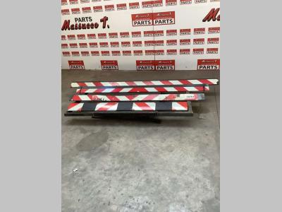 Cache-lame en vente par Massucco T. Srl Area Ricambi