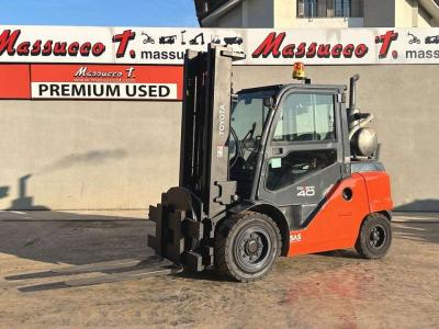 Toyota 40-8FD45N en vente par Massucco T. Srl
