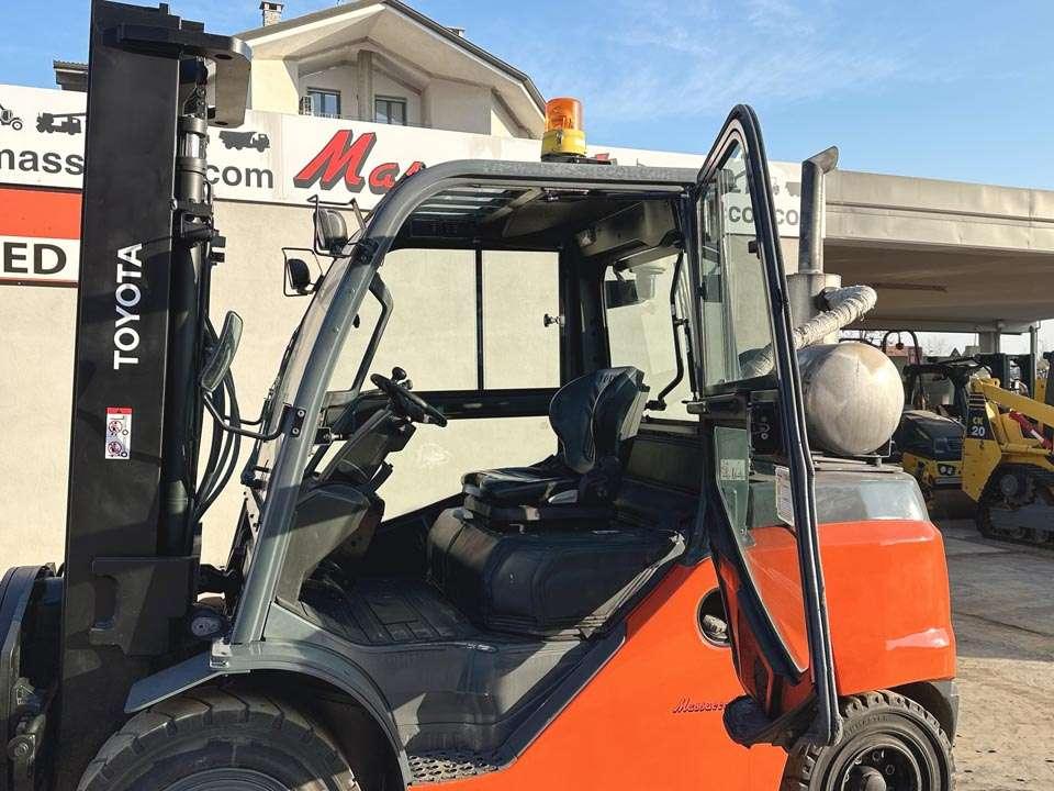 Toyota 40-8FD45N Photo 9