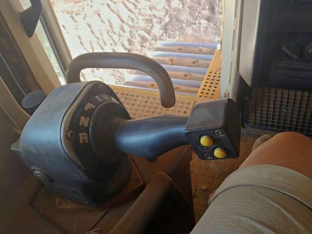 Caterpillar D6RXL Photo 8