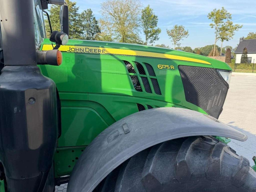 John Deere 6175R Photo 12