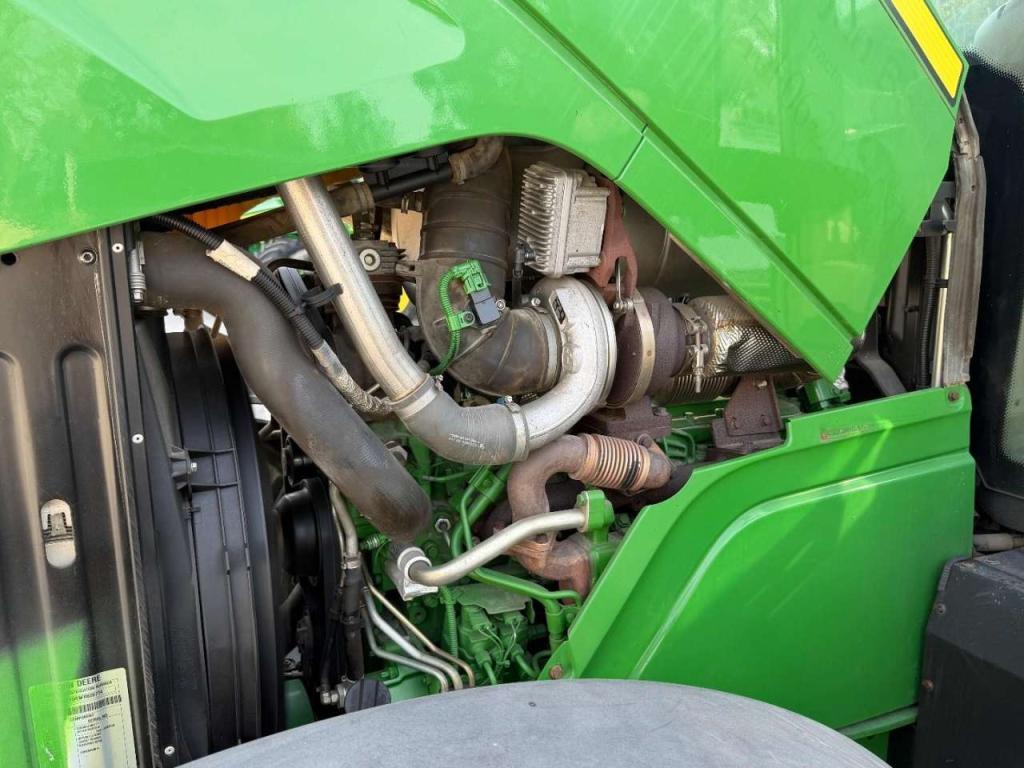 John Deere 6175R Photo 17