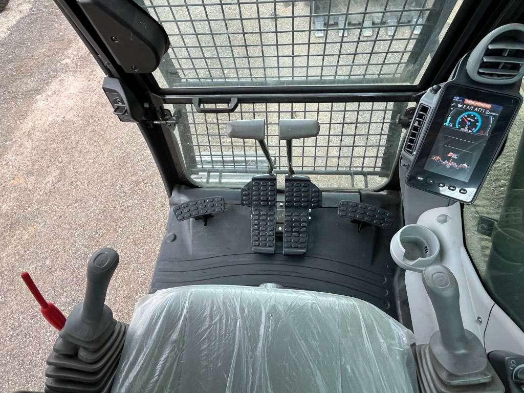 Hitachi EC350LC - New / CUMMINS ENGINE Photo 9