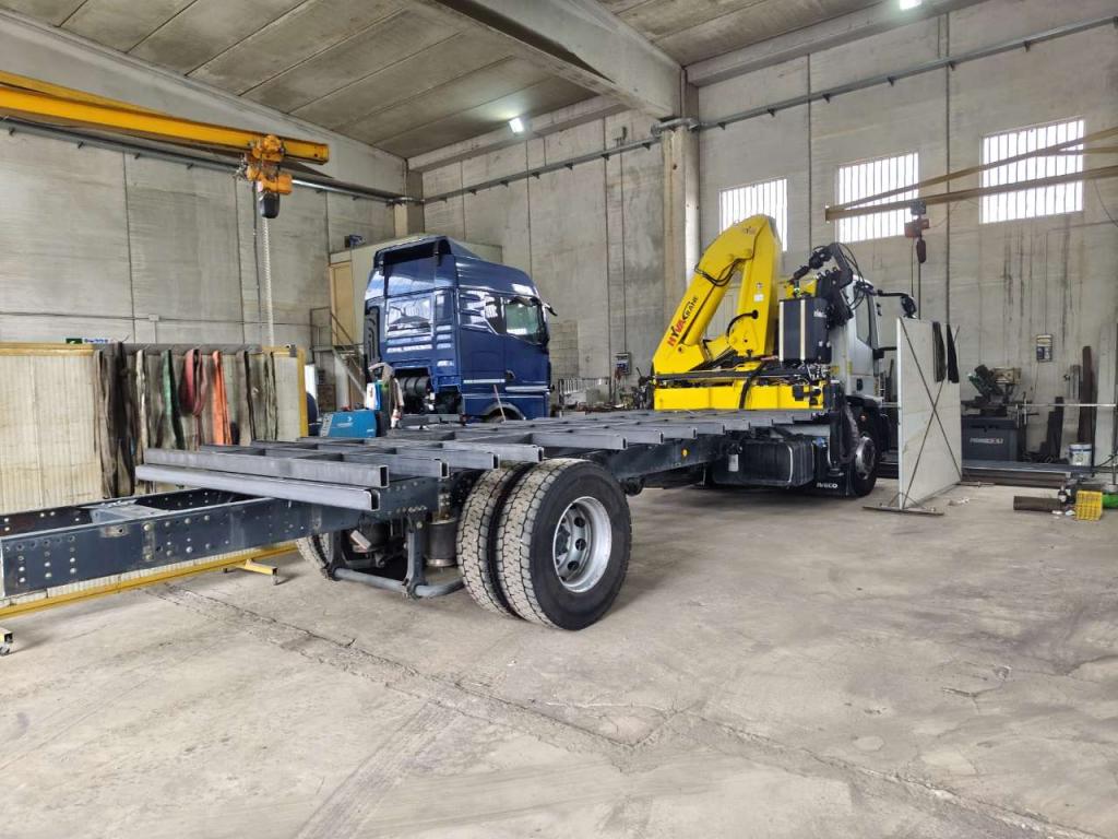 Iveco EUROCARGO 180E25K Photo 10