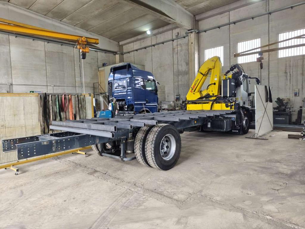 Iveco EUROCARGO 180E25K Photo 11