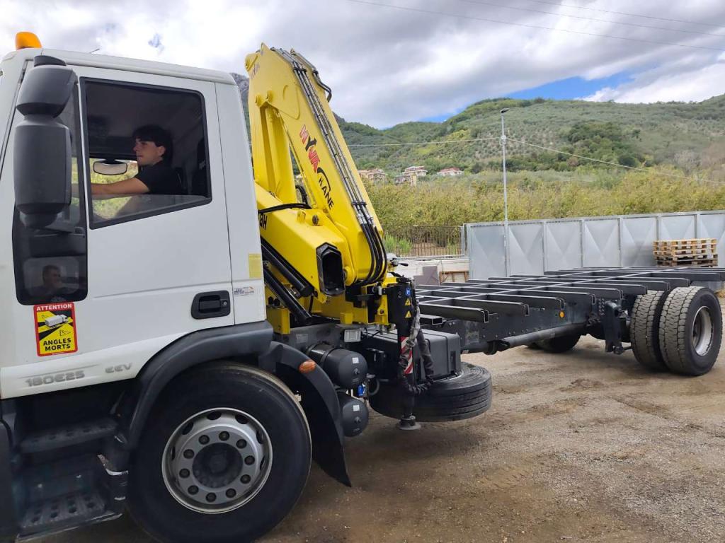 Iveco EUROCARGO 180E25K Photo 20