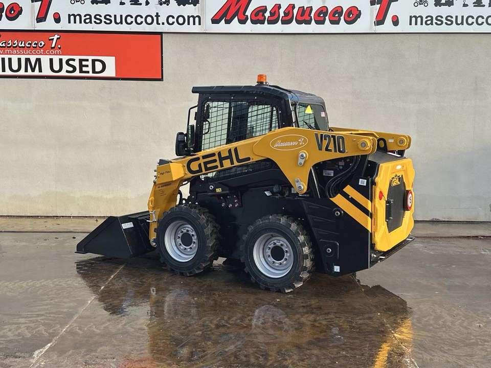 Gehl V210 HF Photo 3