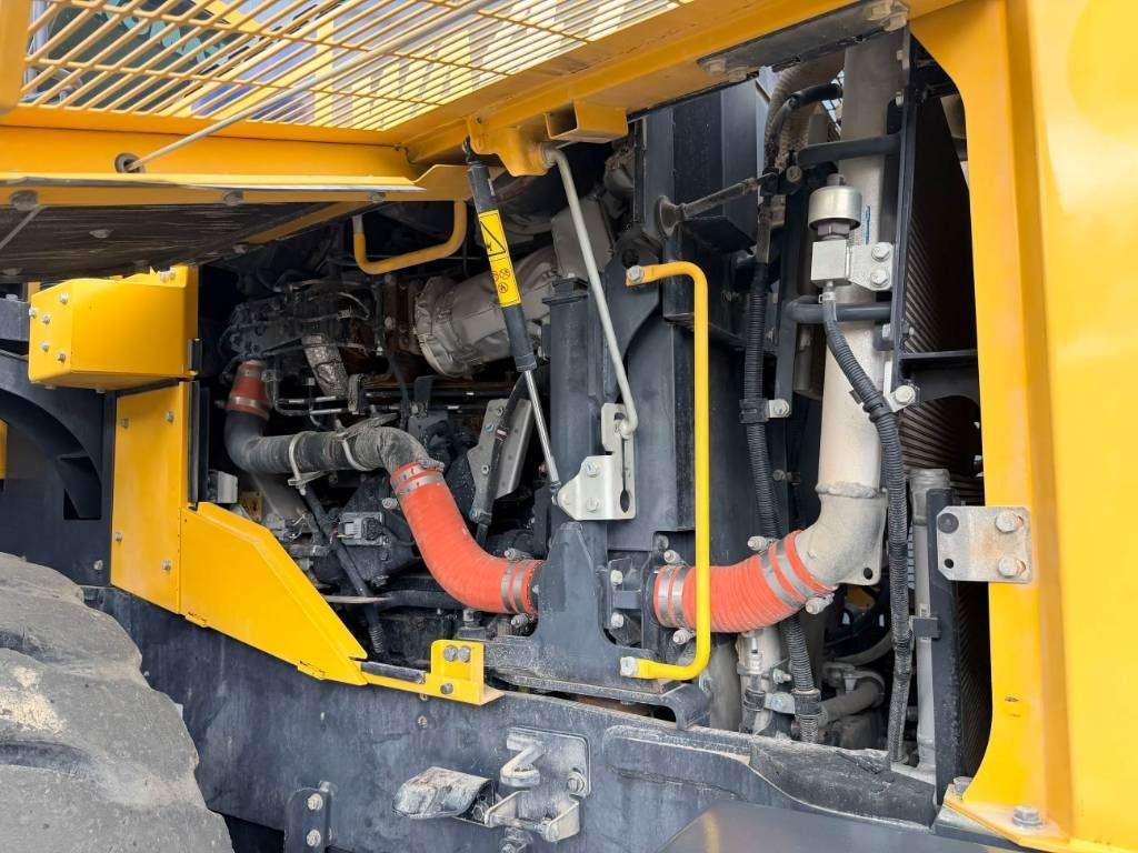 Komatsu WA470-8 Photo 14