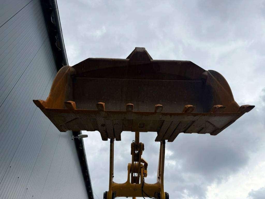 Komatsu WA470-8 Photo 22