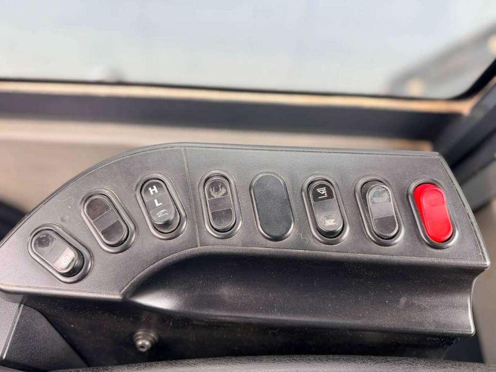 Komatsu WA470-8 Photo 28