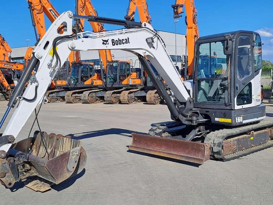 Bobcat E60 Photo 1