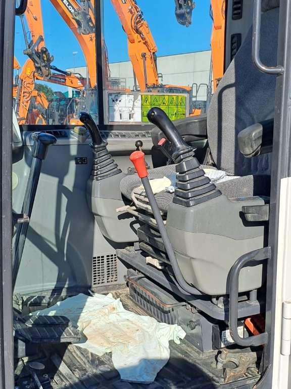 Bobcat E60 Photo 11