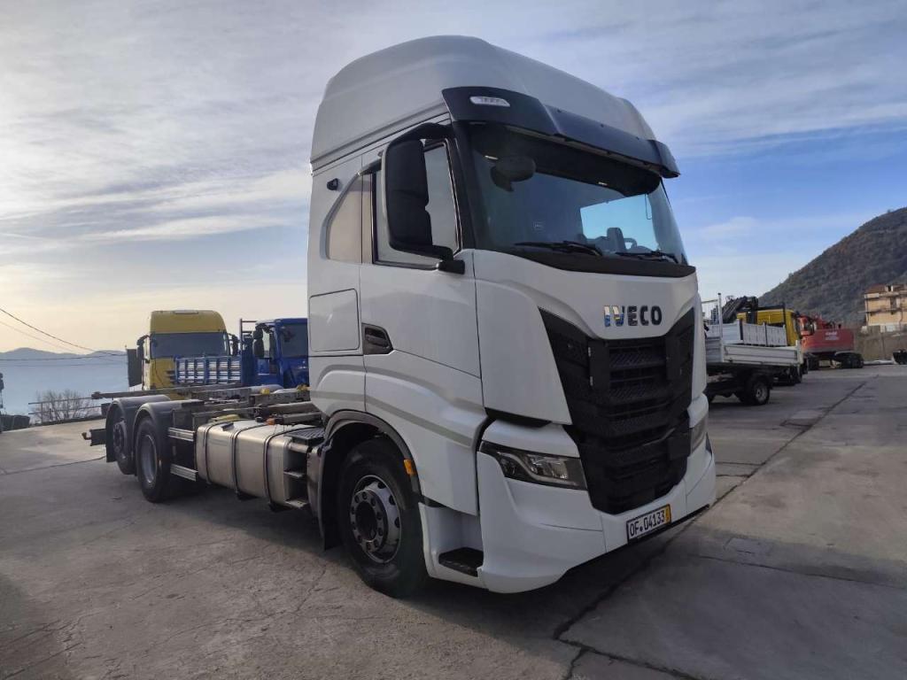 Iveco S-WAY 510 AS Photo 20