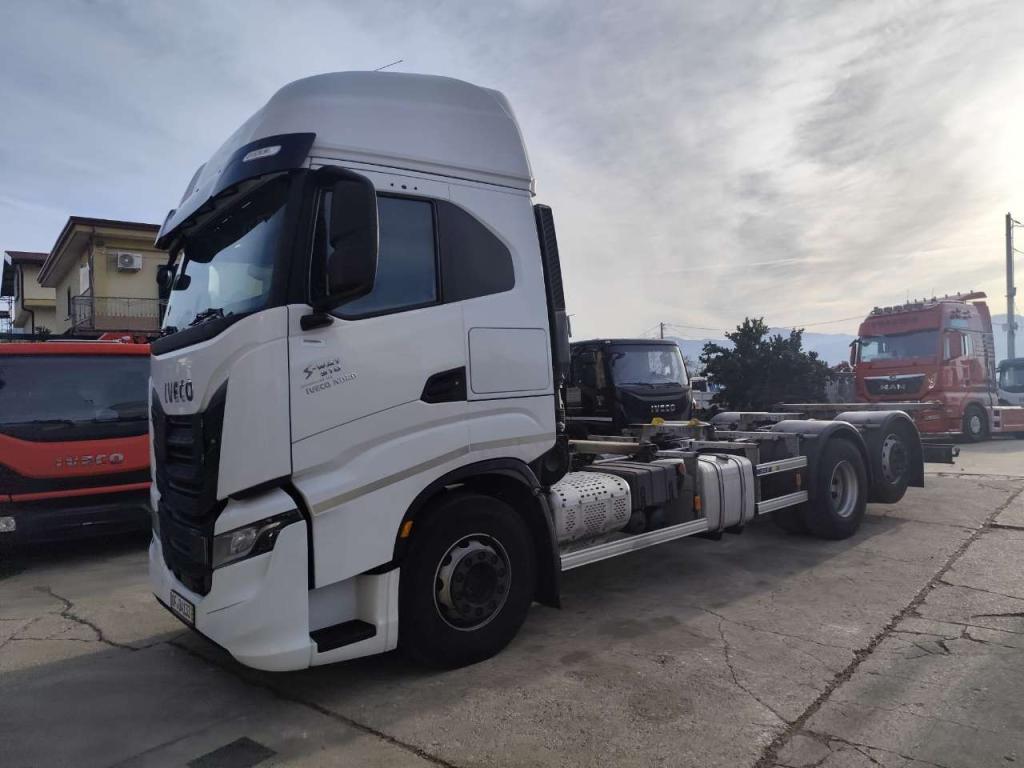 Iveco S-WAY 510 AS Photo 28