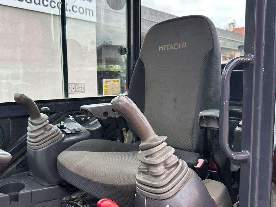 Hitachi ZX65USB-5 CLR Photo 16