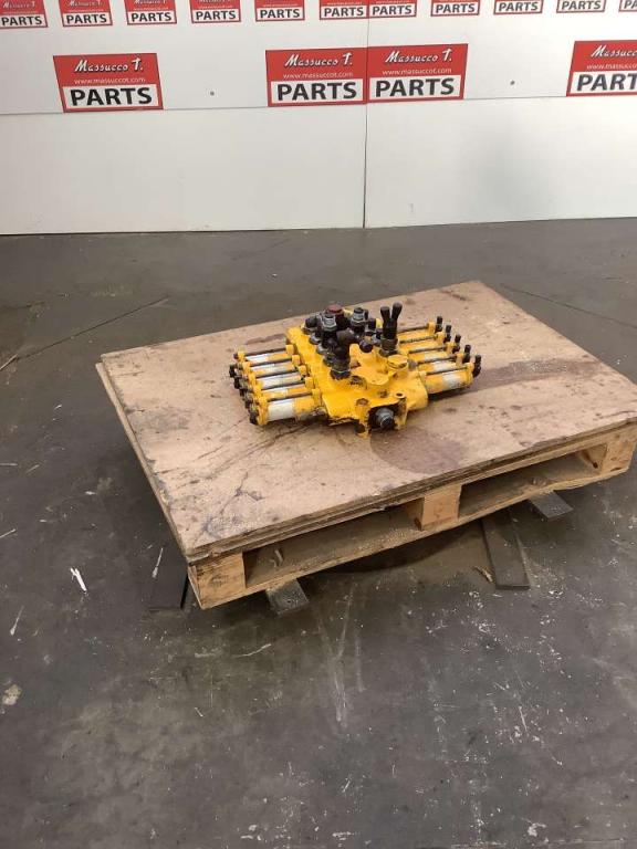 Distributeur hydraulique pour Kalmar 12-600 Photo 3