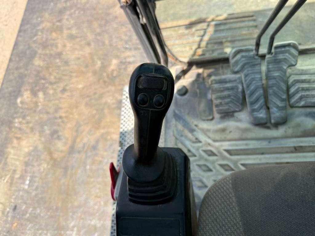 Volvo EC300EL - Hammer Lines / Automatic Greasing Photo 10