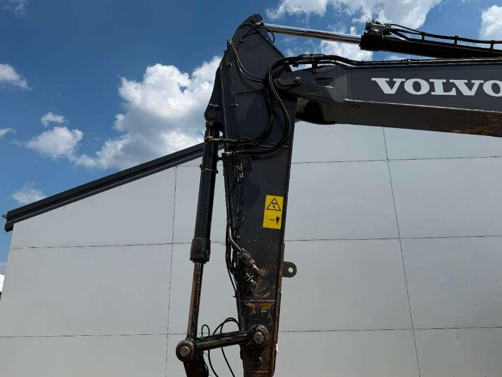 Volvo EC300EL - Hammer Lines / Automatic Greasing Photo 17