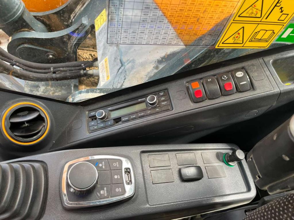 Hyundai HX480L Photo 22