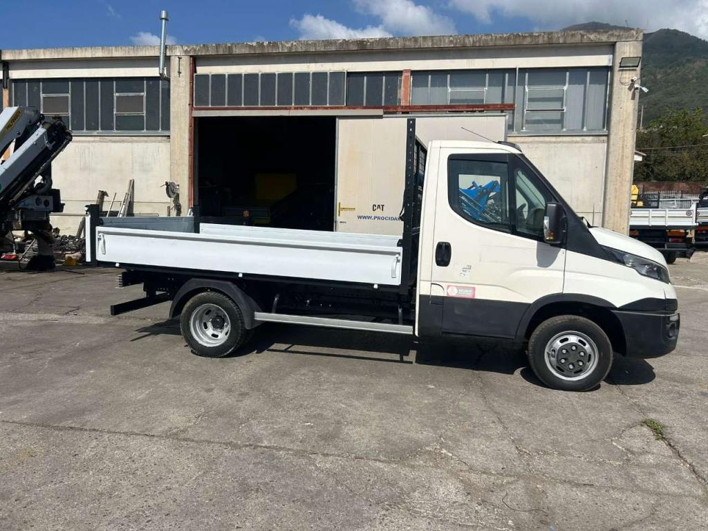 Iveco DAILY 35-120 Photo 11