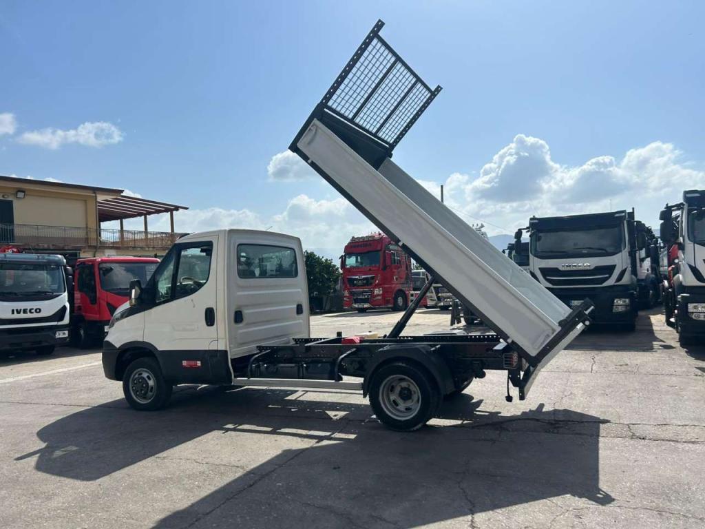 Iveco DAILY 35-120 Photo 18