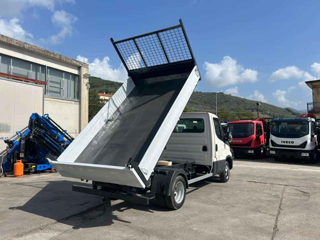 Iveco DAILY 35-120 Photo 23
