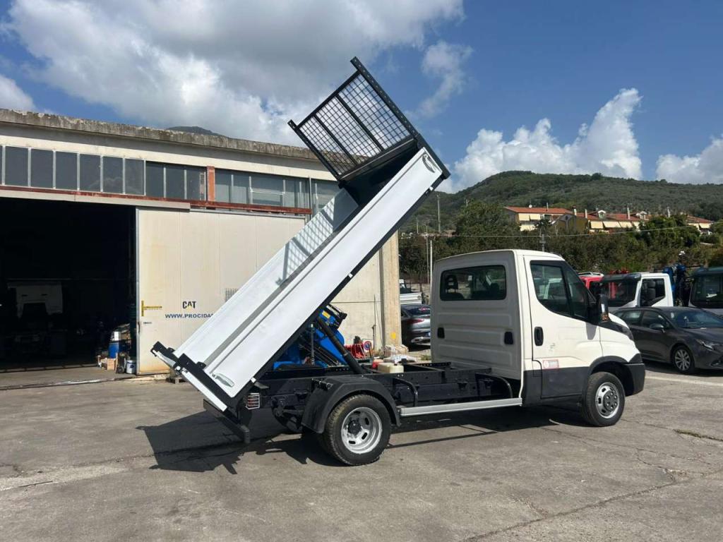 Iveco DAILY 35-120 Photo 25