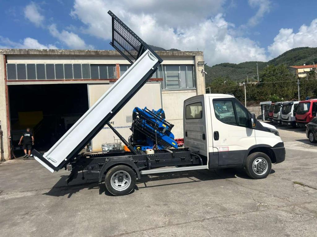 Iveco DAILY 35-120 Photo 27