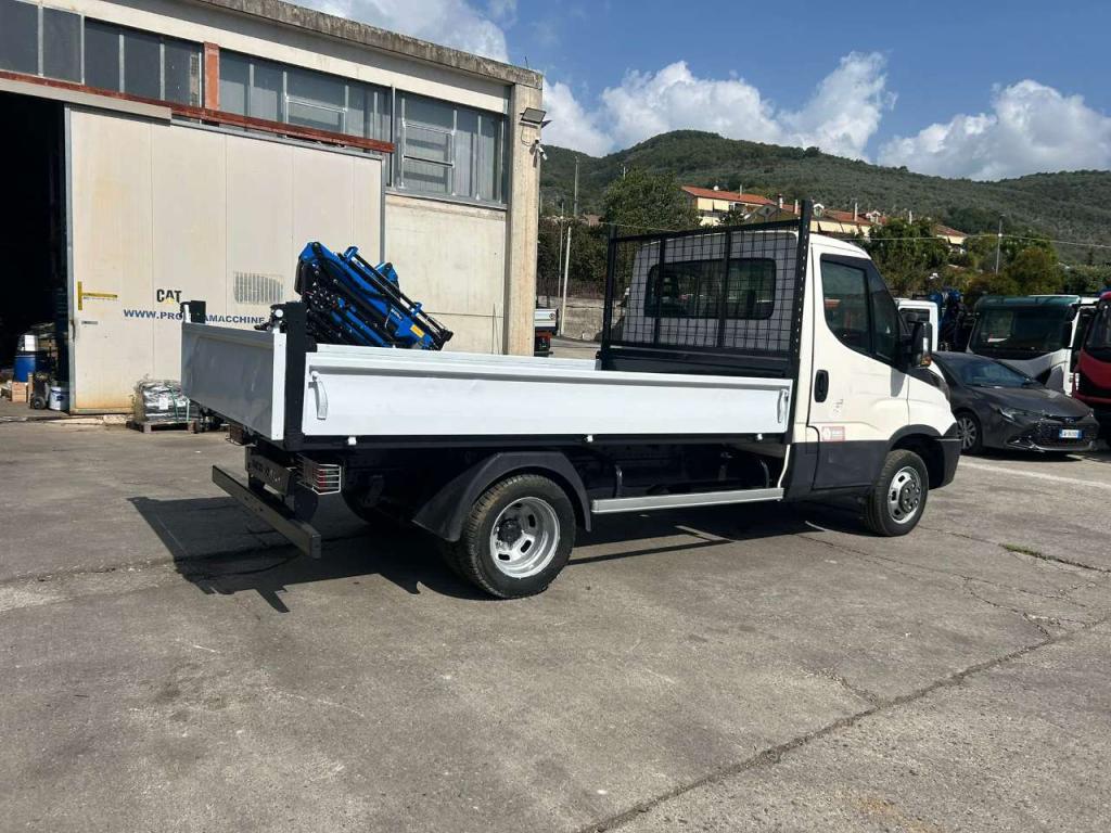 Iveco DAILY 35-120 Photo 8