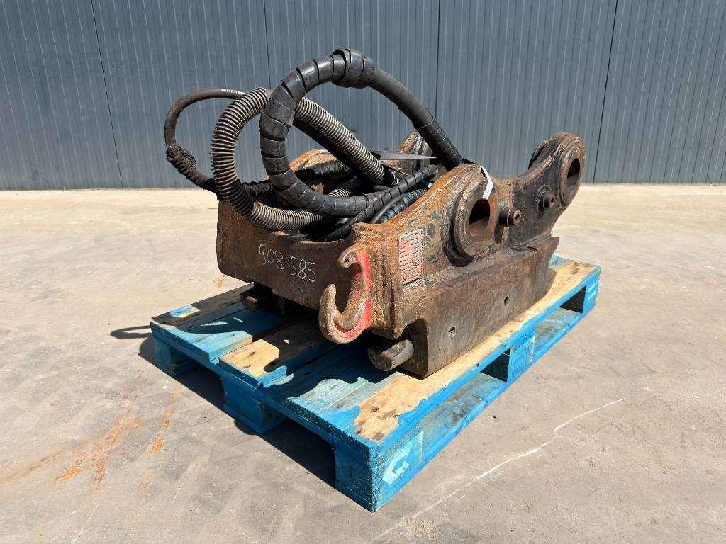 OilQuick OQ80 - 325D / 329D / 329E / 330F Photo 1