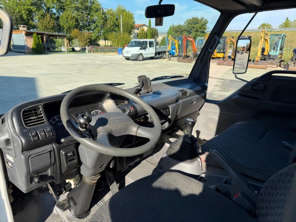 Isuzu P35.Y07 Photo 7
