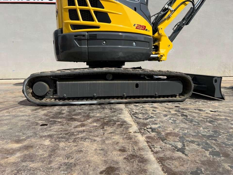 New Holland E29B SR Photo 5