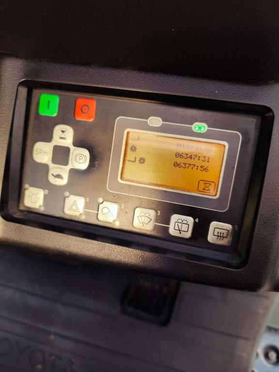 Toyota TRAIGO 16 Photo 4