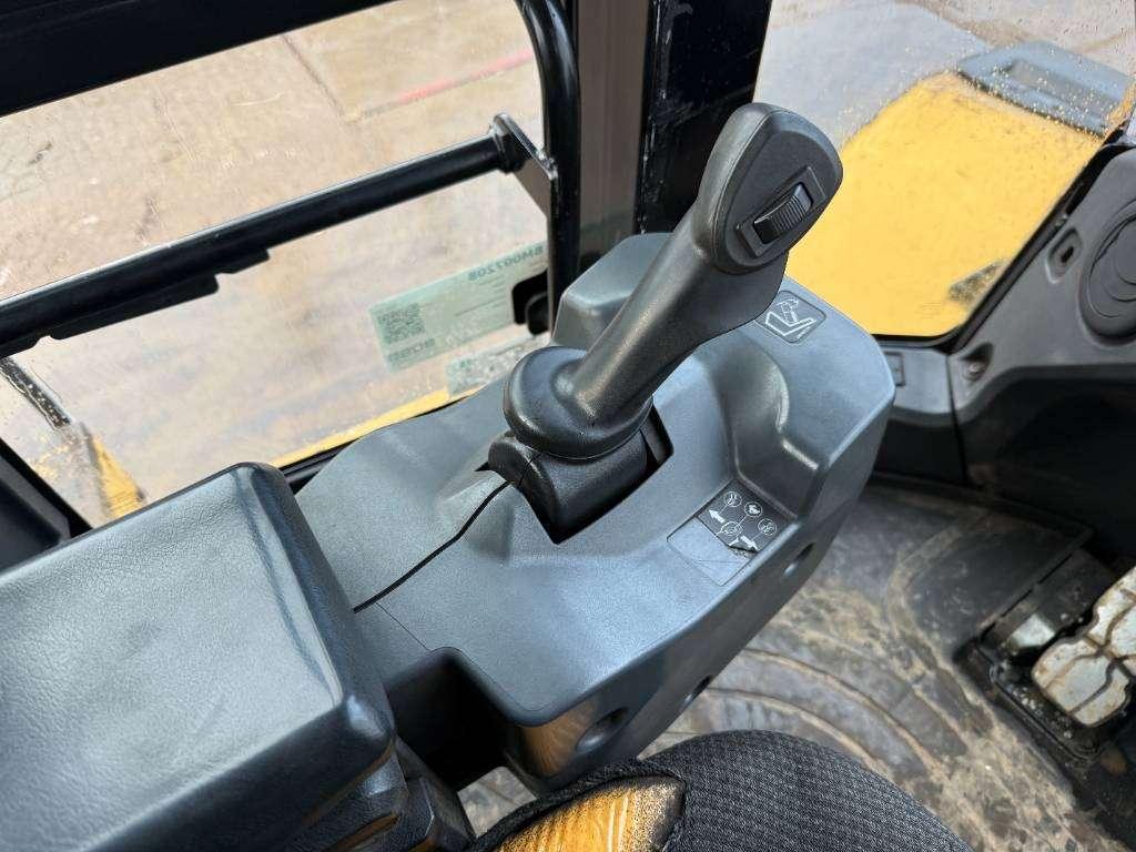 Caterpillar 966K - 3rd Function / Weight System Photo 10