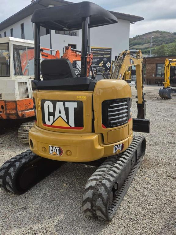 Caterpillar 303 Photo 1