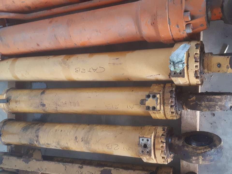Piston pour pelle (stick) Photo 1