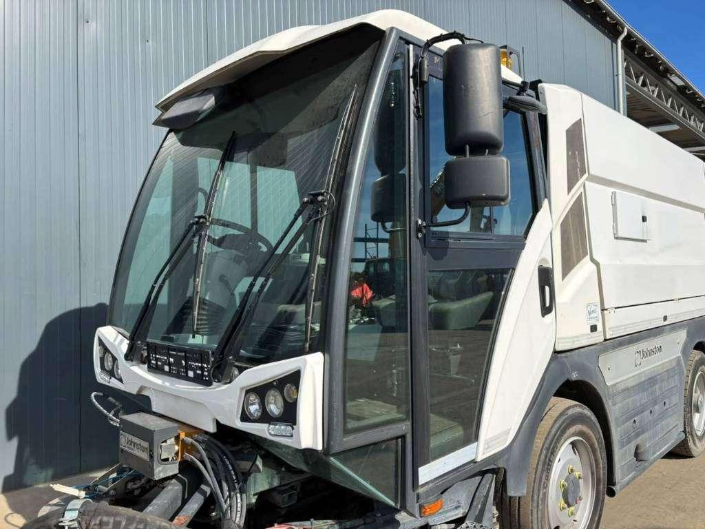 Johnston CX401 - 80km/h - sweeper Photo 16
