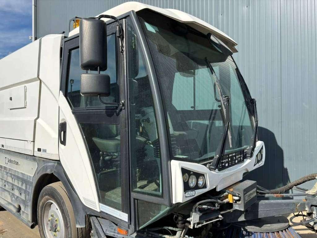 Johnston CX401 - 80km/h - sweeper Photo 18