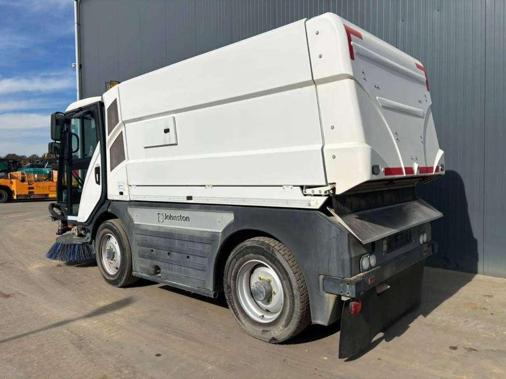 Johnston CX401 - 80km/h - sweeper Photo 2