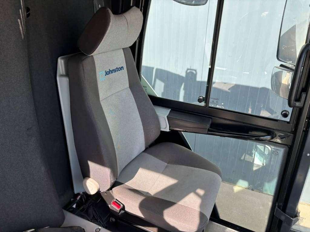 Johnston CX401 - 80km/h - sweeper Photo 30