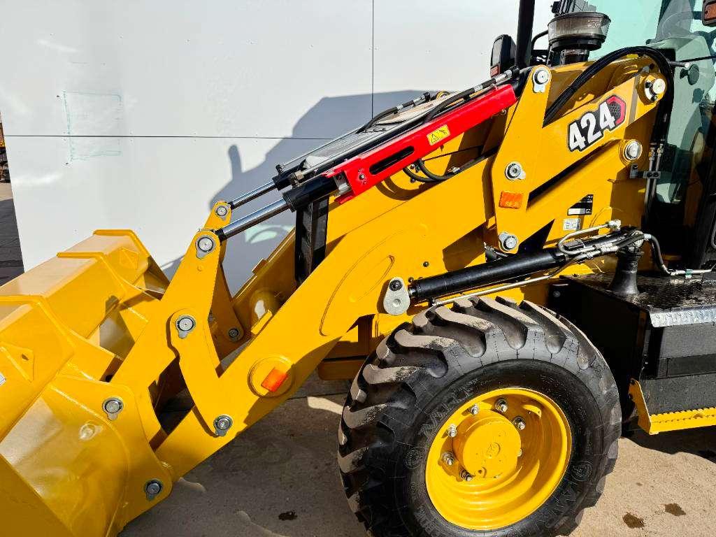 Caterpillar 424 4WD - Hammer Lines / Airco Photo 14