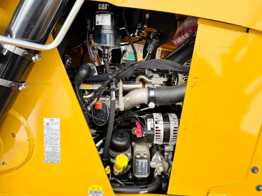 Caterpillar 424 4WD - Hammer Lines / Airco Photo 22