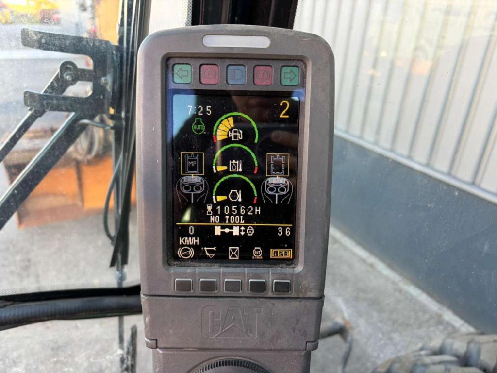 Caterpillar M316D Photo 21